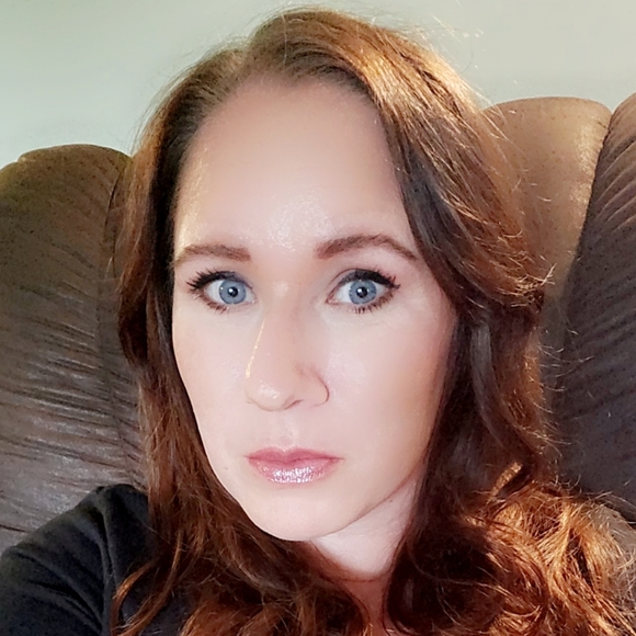 Meet your Posher, Jillian - Picture 3 of 4